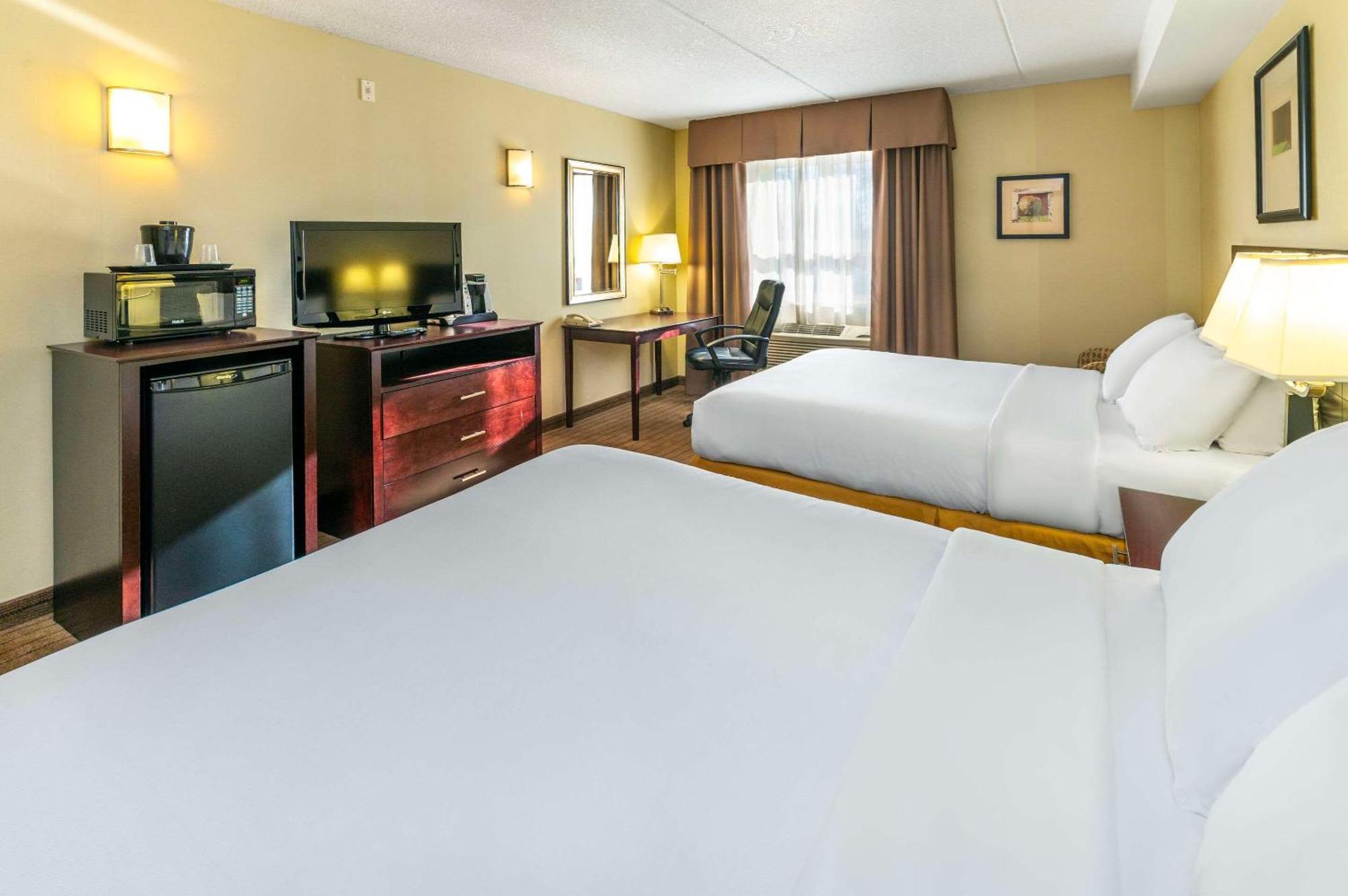 Comfort Inn & Suites Kincardine Exterior photo